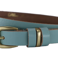 2cm brede baby blauwe riem. Mat goud afgewerkt met 3 speelse lussen.