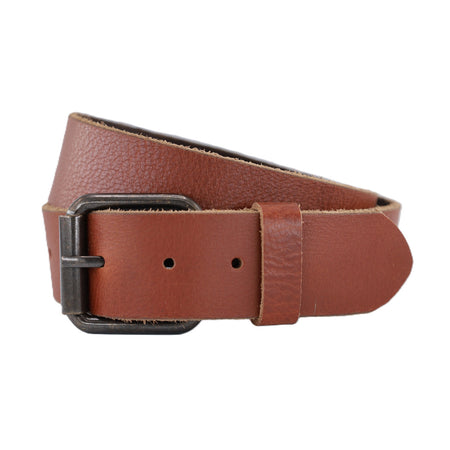 Rouwe cognac buffel soepel leren riem. 4mm dik en afgewerkt met zwart/bronze rolgesp