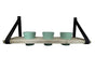 Kruidenrek met pastel groene potjes.