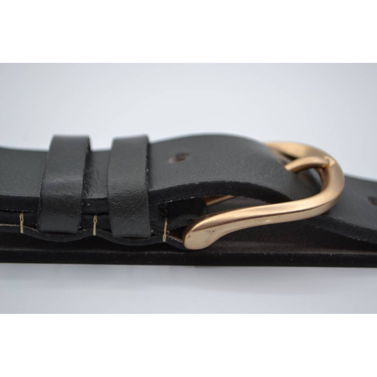 Nette grijze riem met gouden gesp