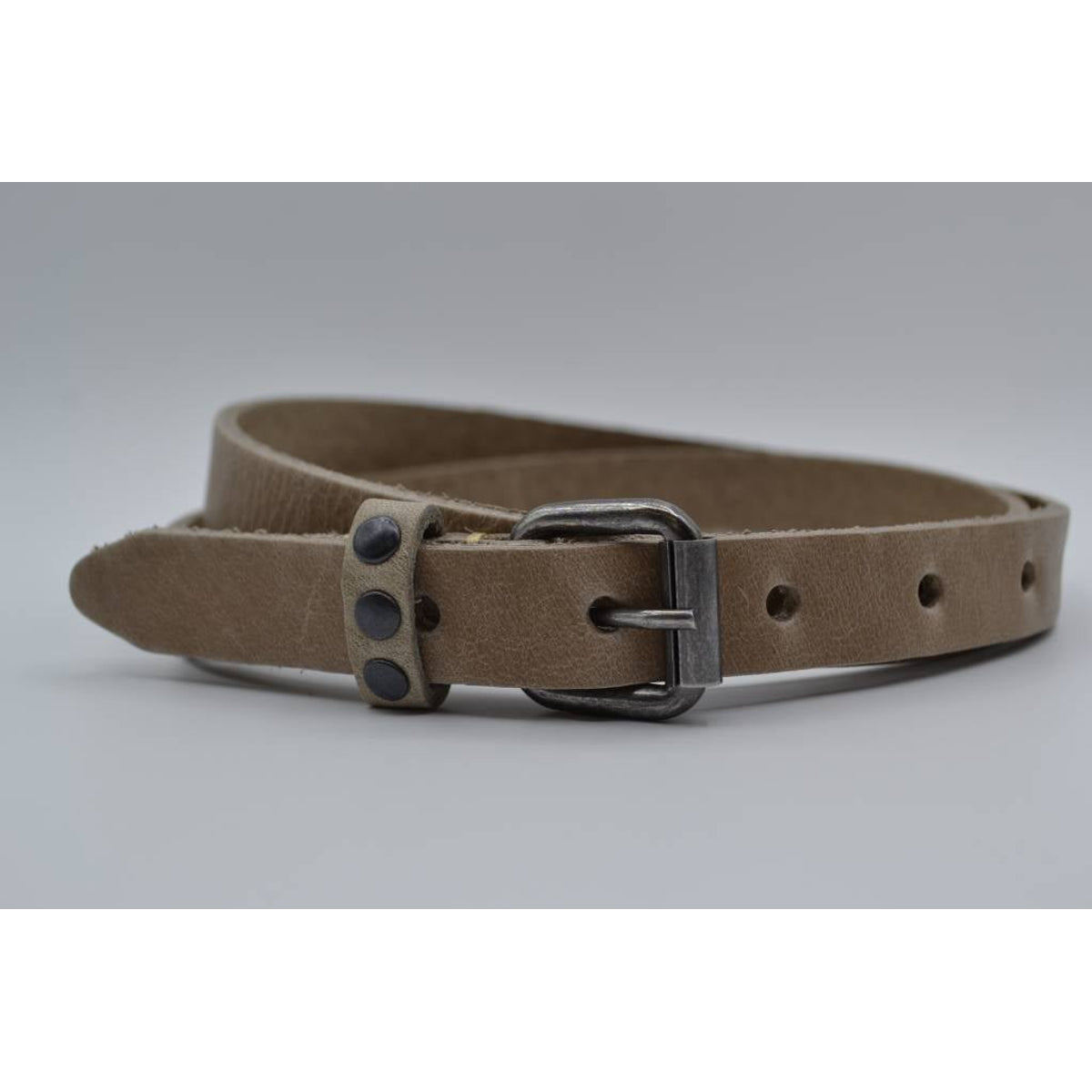 taupe 20mm brede riem met studs op de lus 