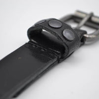 zwarte 20mm brede riem met studs op de lus