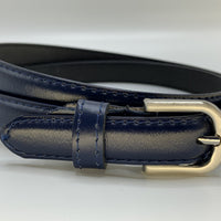 Nette blauwe 2cm brede damesriem.