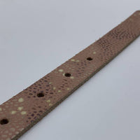 Damesriem van 2cm breed en speelse roze roggenprint 