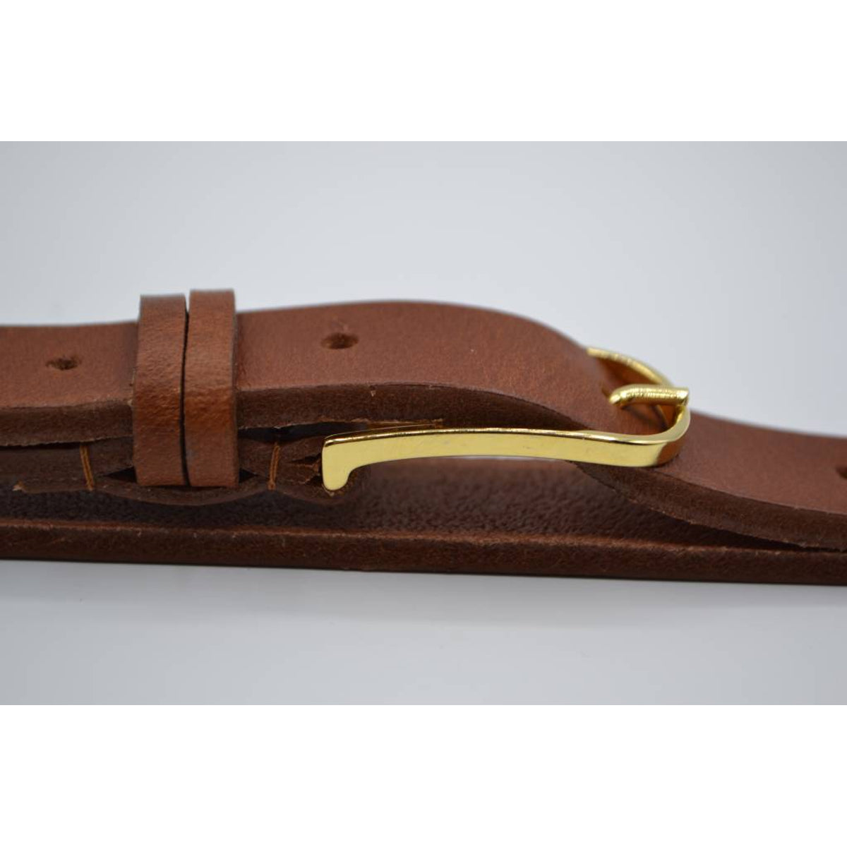 smalle cognac damesriem met gouden gesp