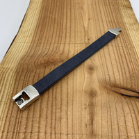 Blauwe echt leren heren armband met gave magneetsluiting. 