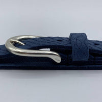 smalle blauwe damesriem met slangen print