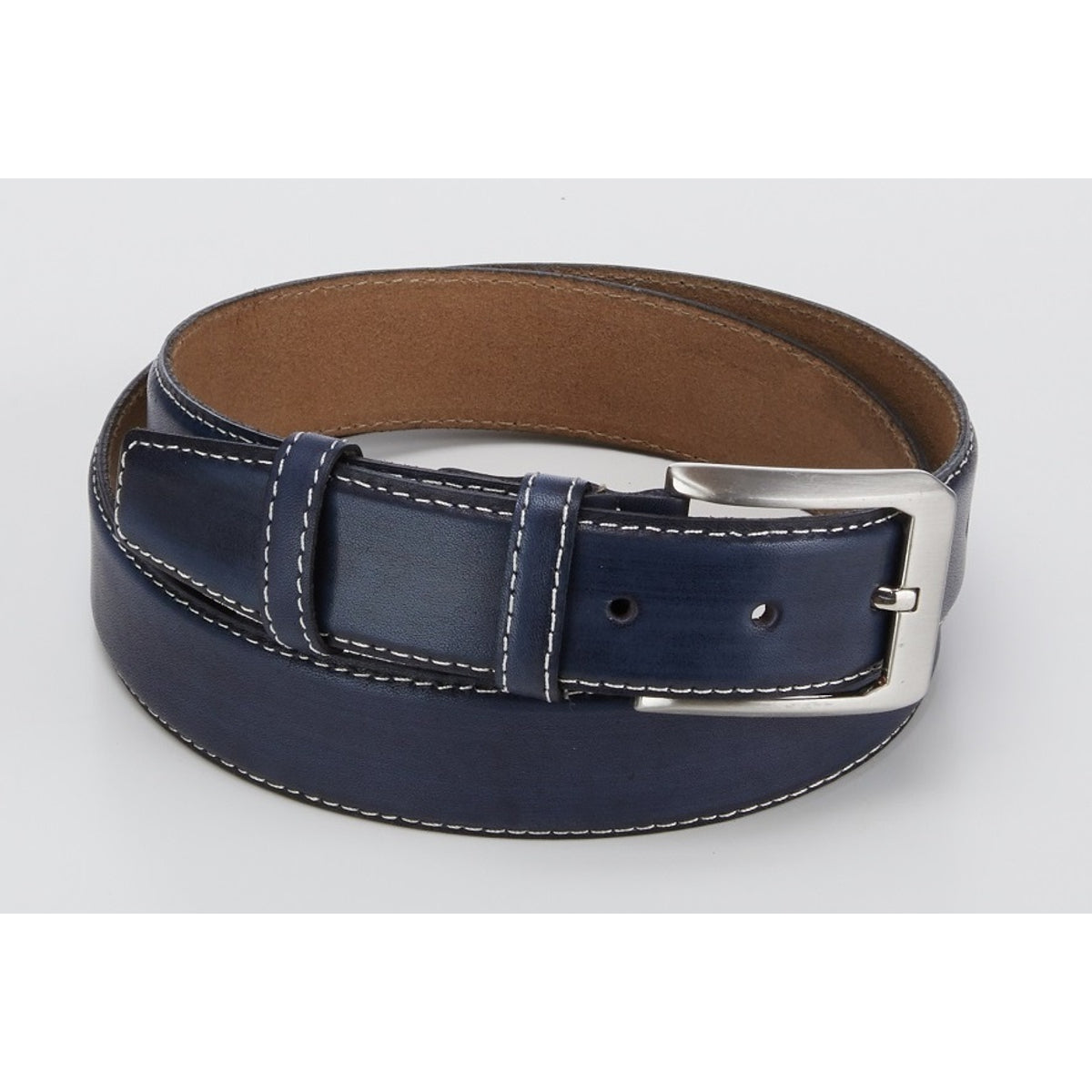 Nette blauwe riem met contrast stiksel.