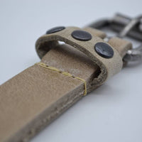 taupe 20mm brede riem met studs op de lus 