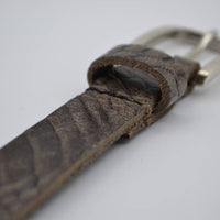 grijze 2cm brede krokodillen print damesriem