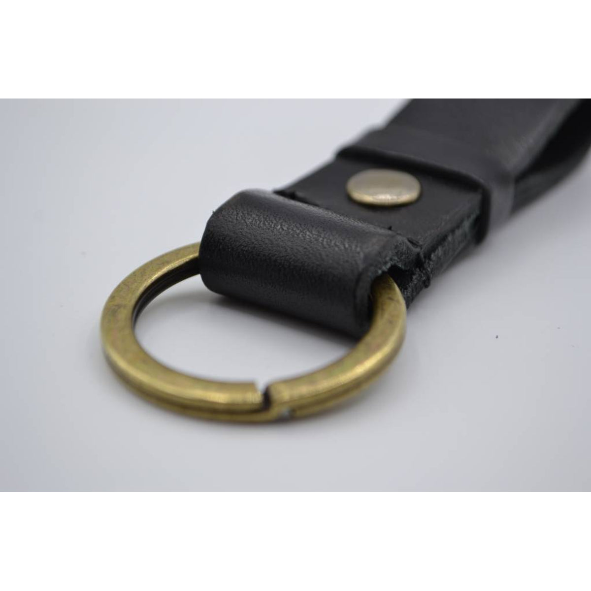 zwarte vintage sleutelhanger met naam of logo