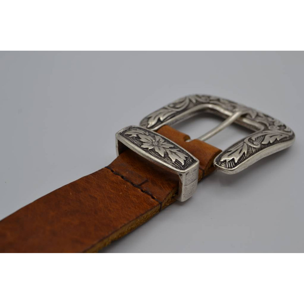 3cm Cognac western stud riem met oud zilveren gesp