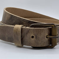 Stoere zand kleurige riem met gekreukt leer