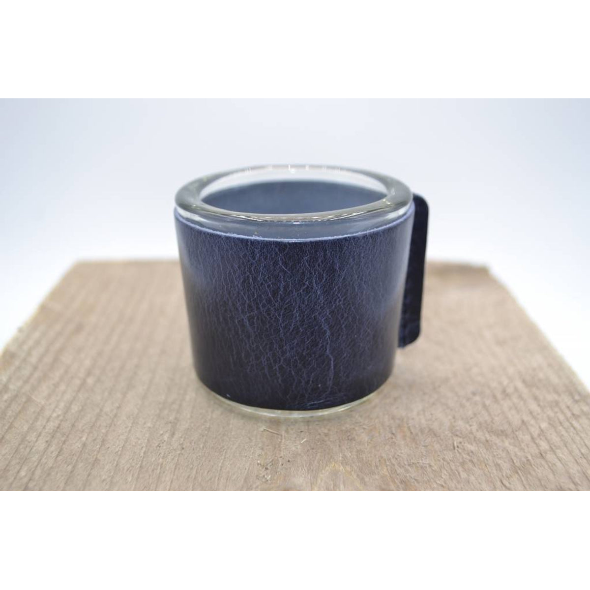 Kaarsenhouder voor theelicht. Glas en blauw leer 