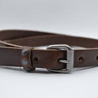 bruine 20mm brede riem met studs op de lus