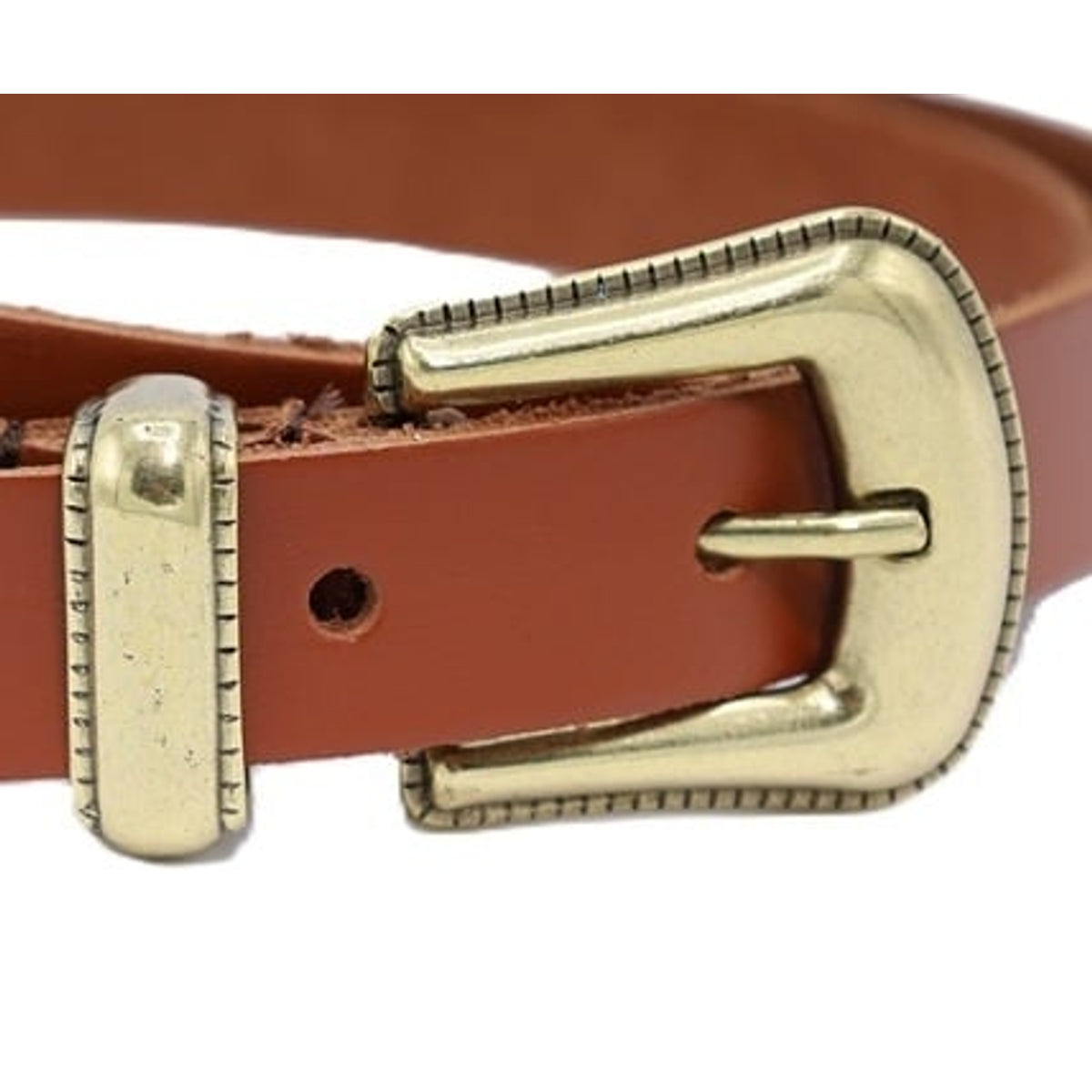 Cognac smalle riem met western uitstraling.
