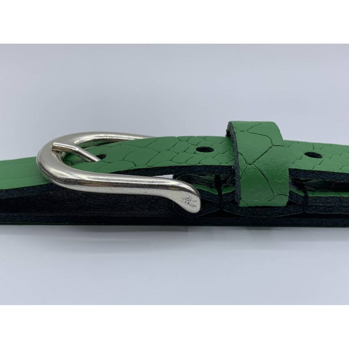 smalle groene damesriem met slangen print