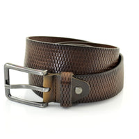 Bruin 3,5cm brede riem gemaakt van Italiaans leer met een mooi patroon.  Met een zwarte gesp.
