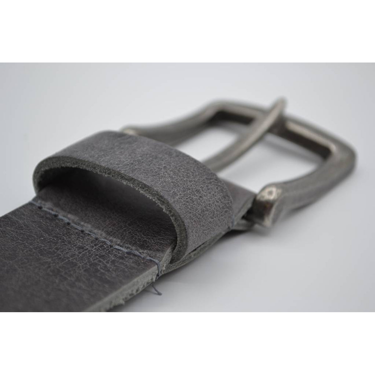 mooie strakke grijze volnerf jeansriem 