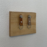 Sleutelplankjes van hout inclusief 2 moderne sleutelhangers van echt leer
