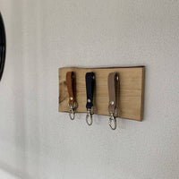 Sleutelplankjes van hout inclusief 3 moderne sleutelhangers van echt leer