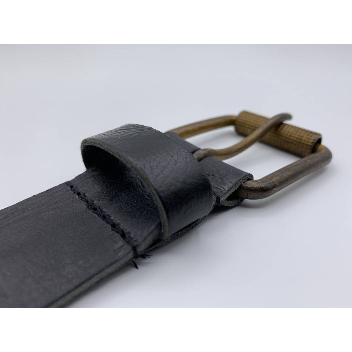Stoere zwarte riem met gekreukt leer