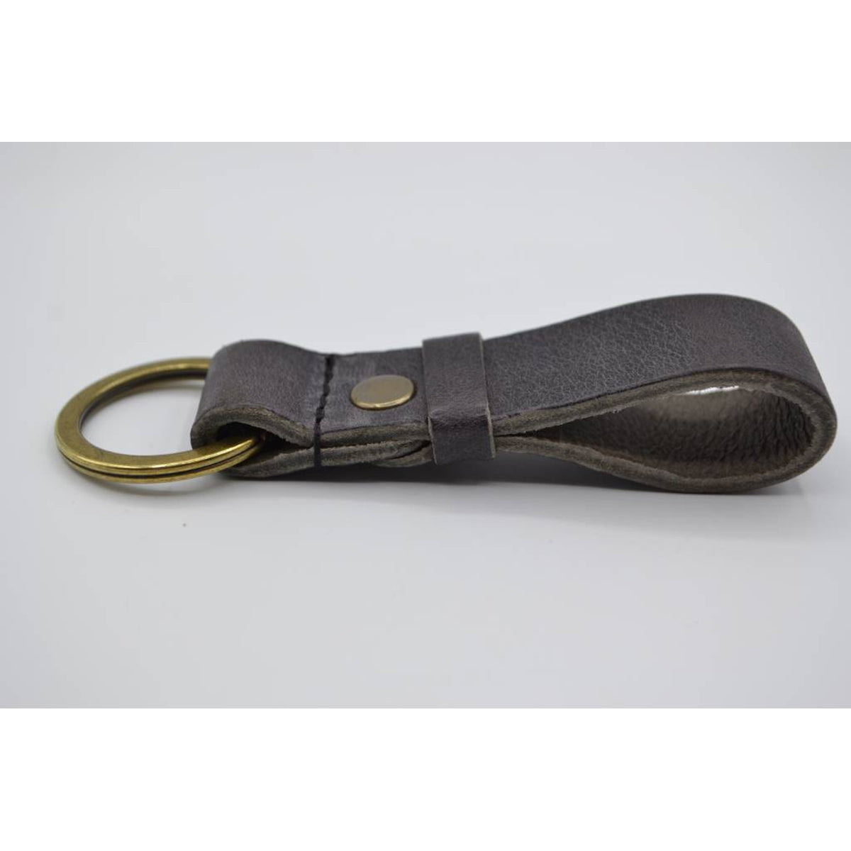 Grijze vintage sleutelhanger met naam of logo 