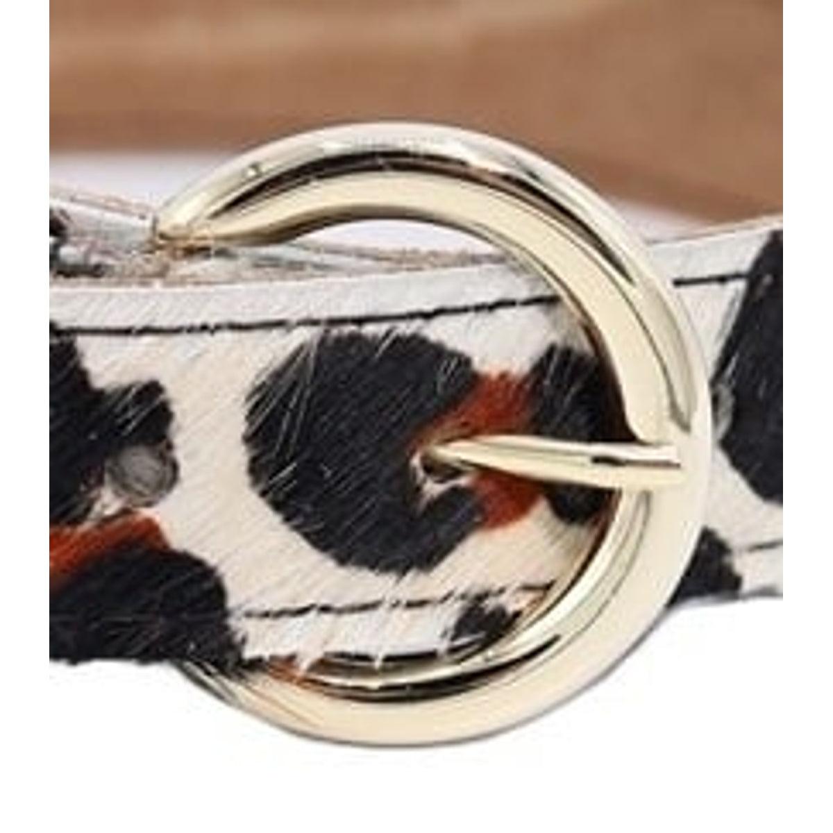 luipaard print riem met gouden gesp.