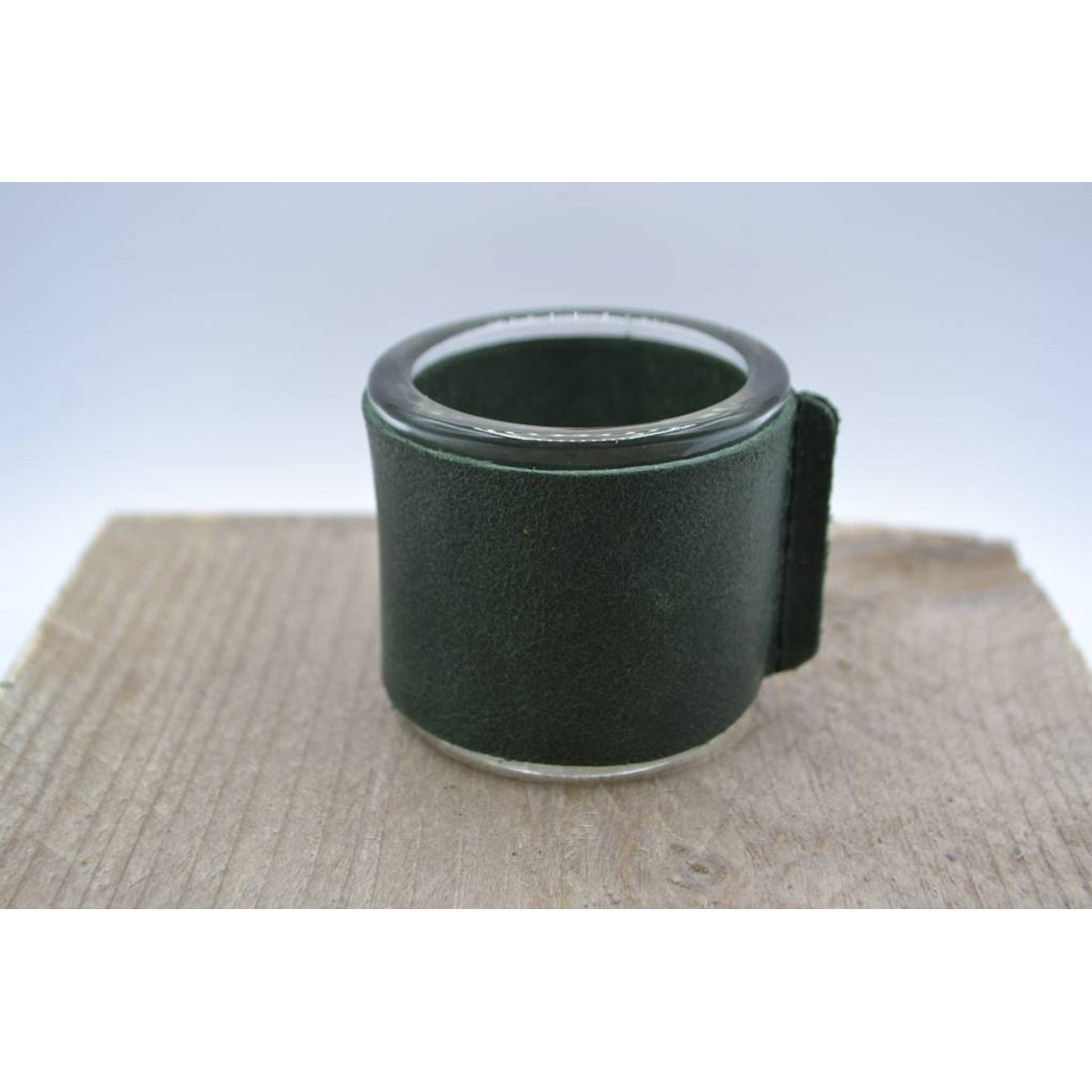Kaarsenhouder voor theelicht. Glas en donker groen leer