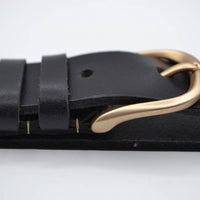 Nette zwarte riem met gouden gesp 