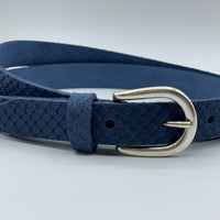 smalle blauwe damesriem met slangen print