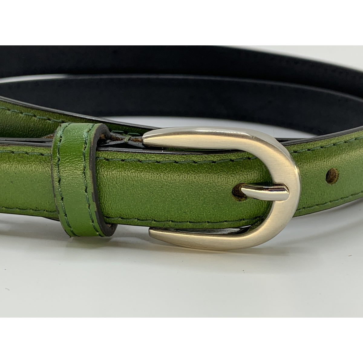 Nette groene 2cm brede damesriem.