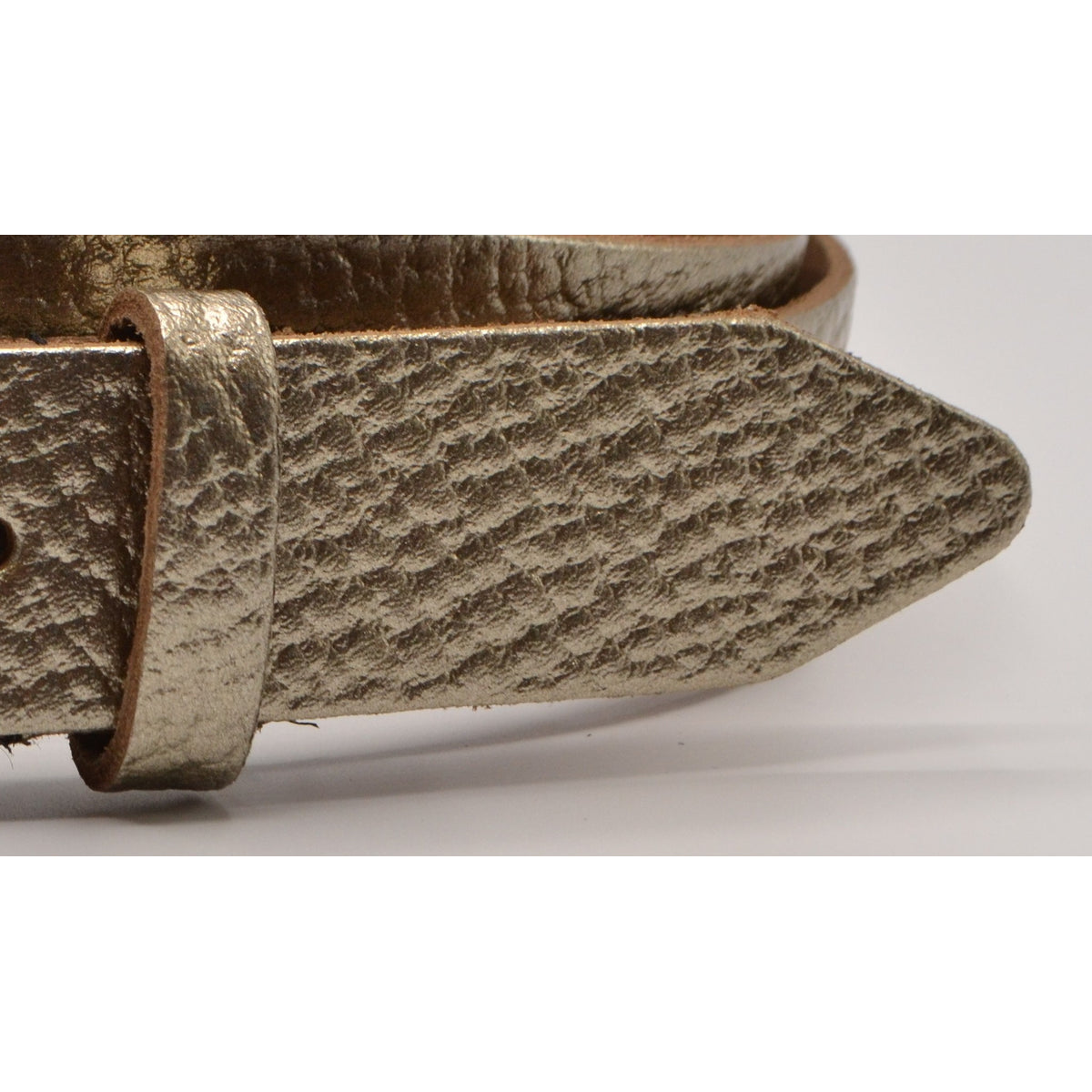 Gouden 3cm brede riem met metallic zwarte gesp.  