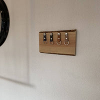 Sleutelplank inclusief 4 echt lederen sleutelhangers