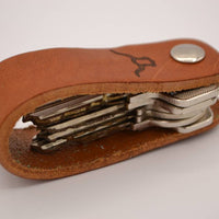 Leren sleutelhanger met logo