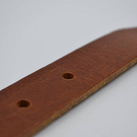 Cognac riem met studs en laserprint