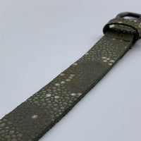 Damesriem van 2cm breed en speelse groene roggeprint 