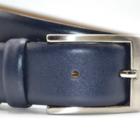 Stijlvolle donker blauwe echt lederen riem.