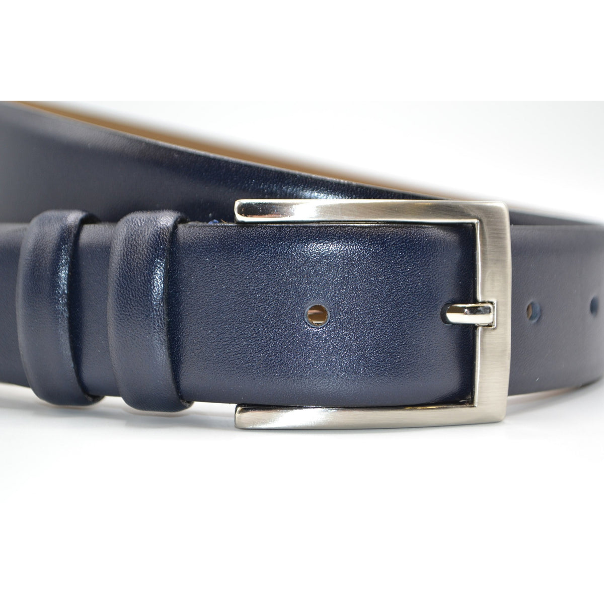 Stijlvolle donker blauwe echt lederen riem.