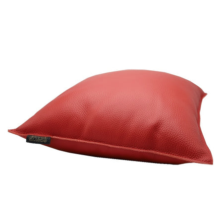 Sierkussen van echt rood leer.