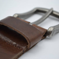 mooie strakke bruine volnerf jeansriem 
