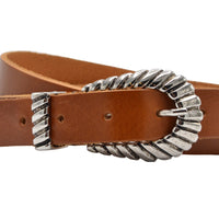 trendy smalle cognac riem met uitgewerkte gesp.