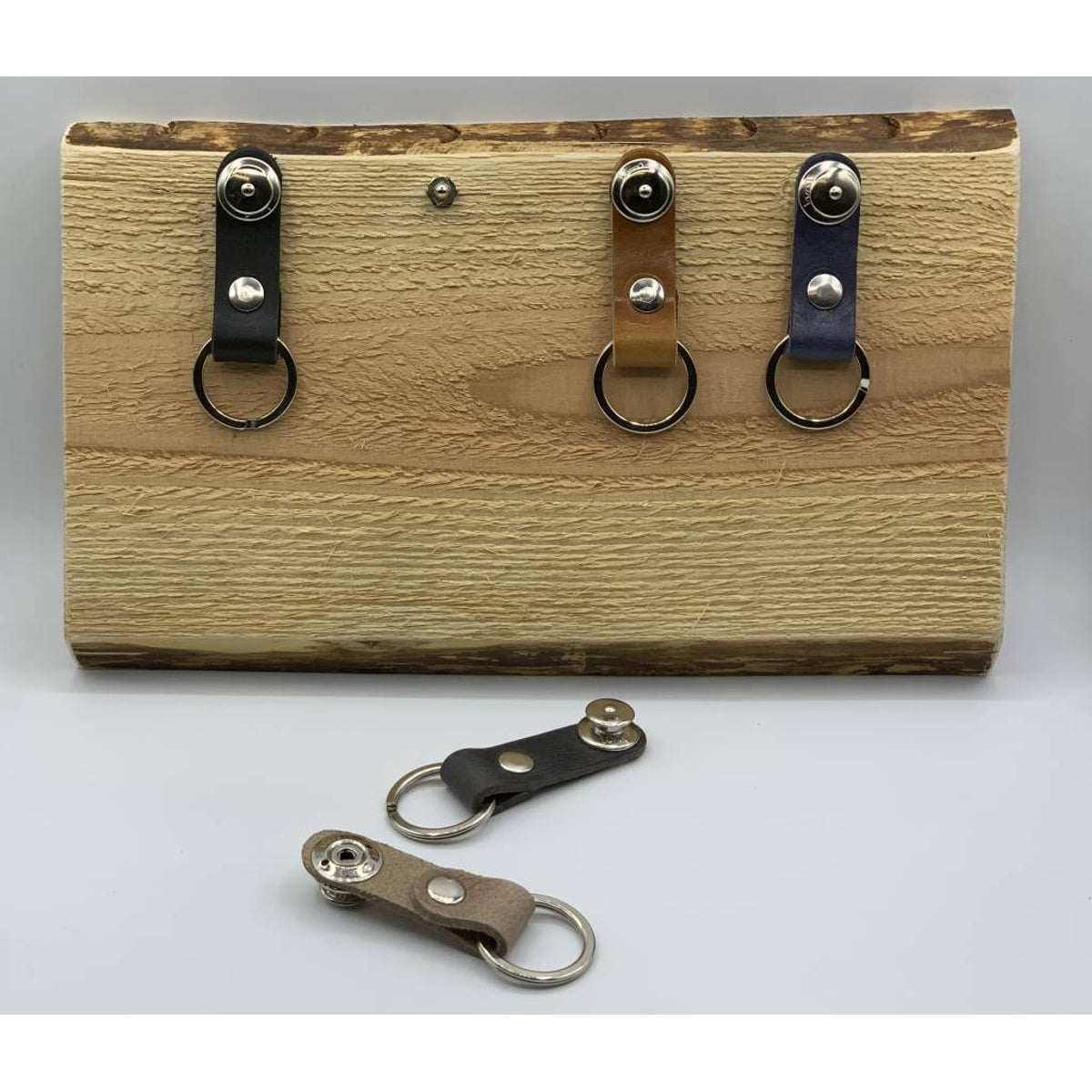 Sleutelplank inclusief 4 echt lederen sleutelhangers