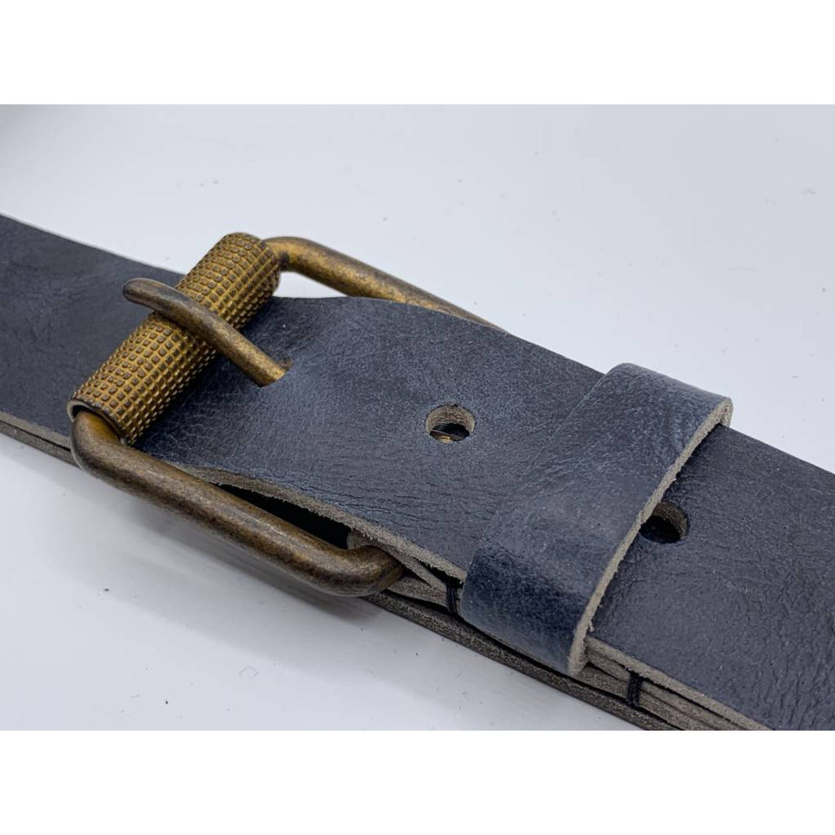 Stoere blauwe riem met gekreukt leer