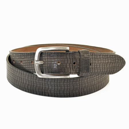 Bruin 3,5cm brede riem gemaakt van Italiaans leer met een mooi patroon.