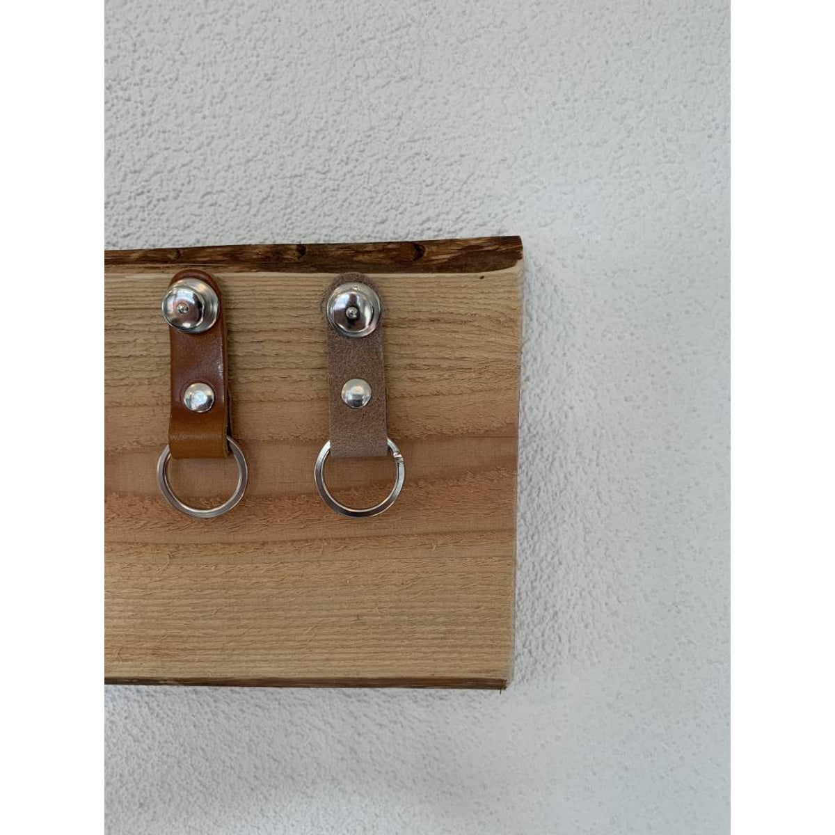 Sleutelplank inclusief 4 echt lederen sleutelhangers