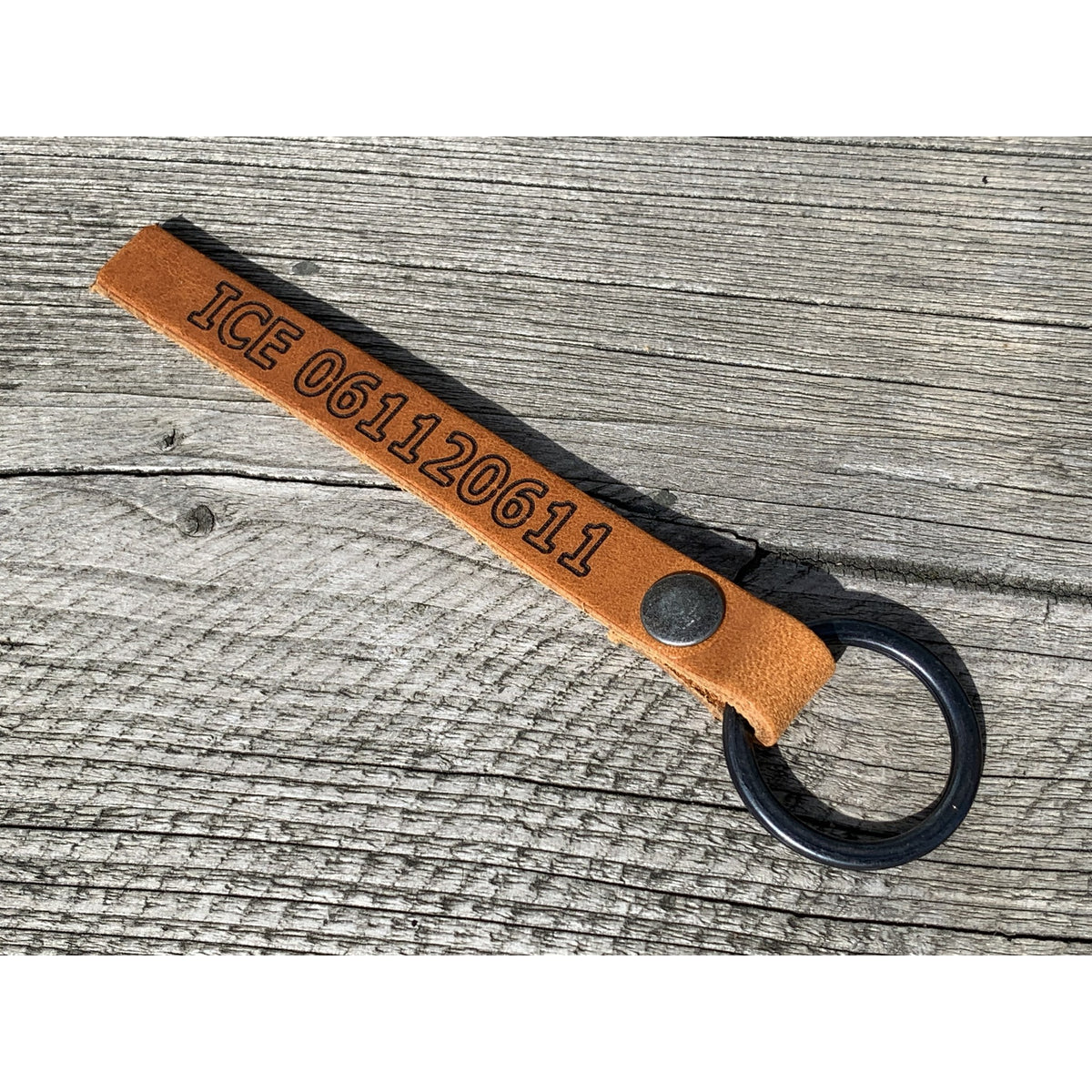 Sleutelhanger met nummer verkrijgbaar in 6 kleuren