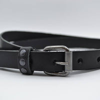 zwarte 20mm brede riem met studs op de lus