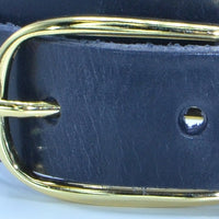 Blauwe 3cm brede riem met gouden gesp. 