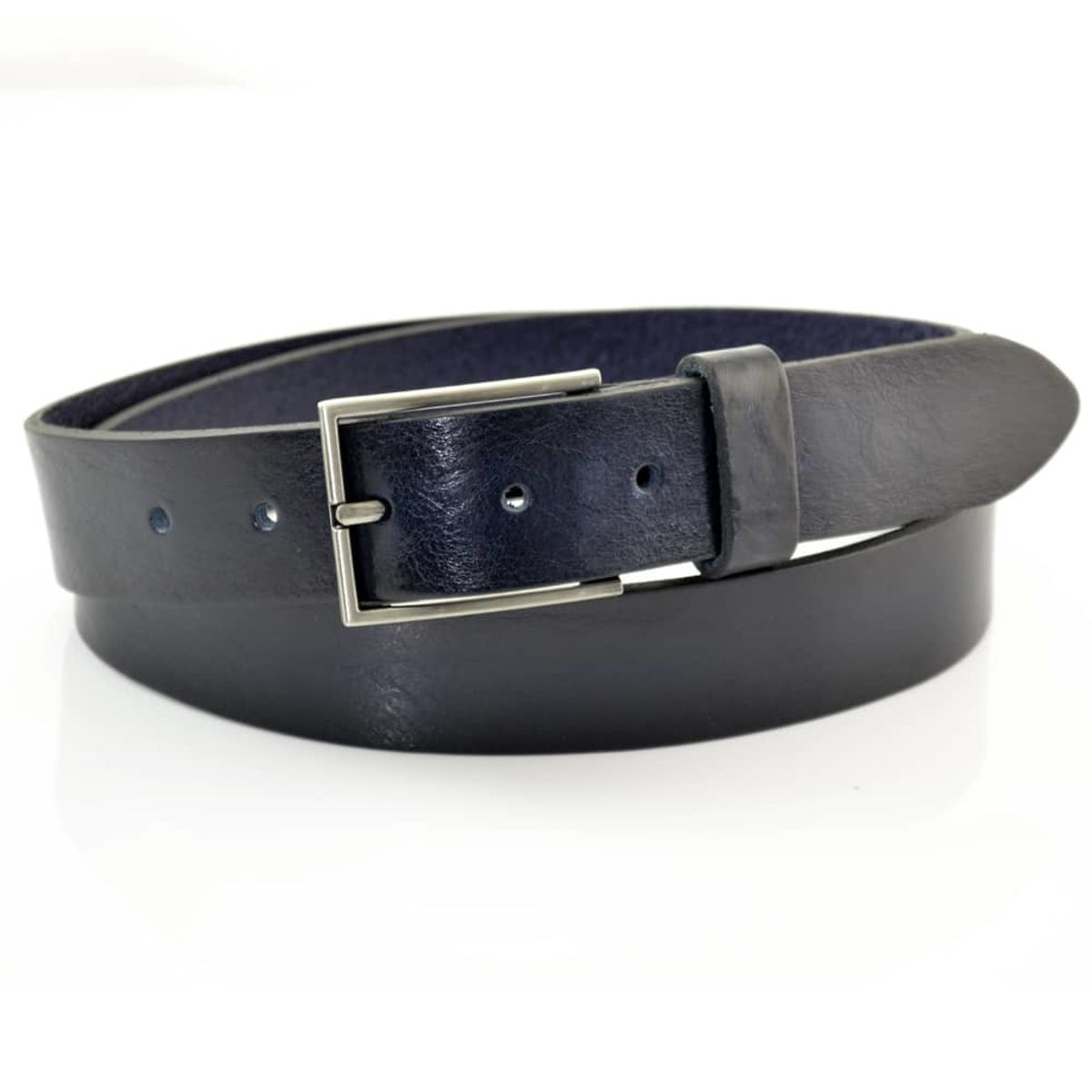 Blauwe 3,5 cm brede riem met duidelijke leerstructuur. 